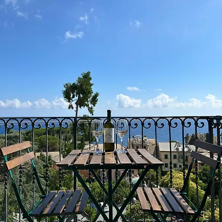 Romantic Garden Sea View Nervi Apartment